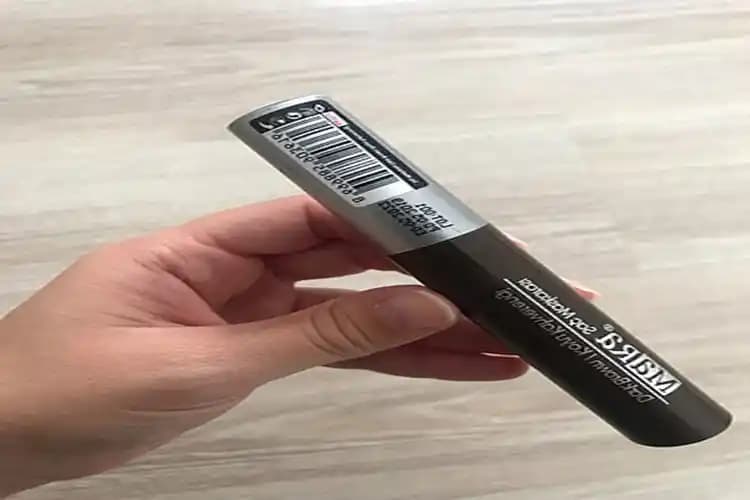 Saç Maskarası Zararlı mı? Doğru Kullanım ve Saç Bakımında Güvenlik Rehberi