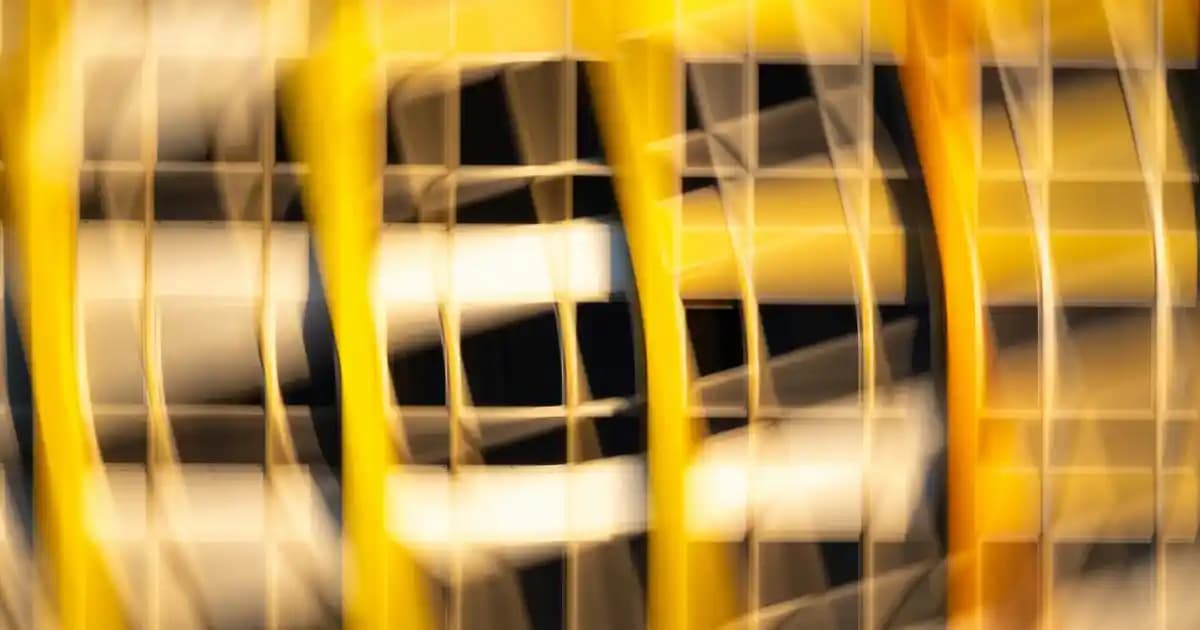 Saç Rengi Seçimi ve Bakımı: Cilt Tonuna Uygun Trendler ve İpuçları 2024