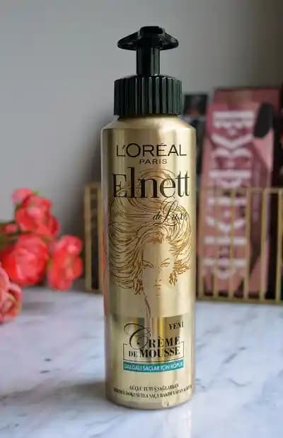 Saçı Islak Gösteren Krem: Doğal Parlaklık ve Sağlıklı Saçlar İçin Etkili Çözüm