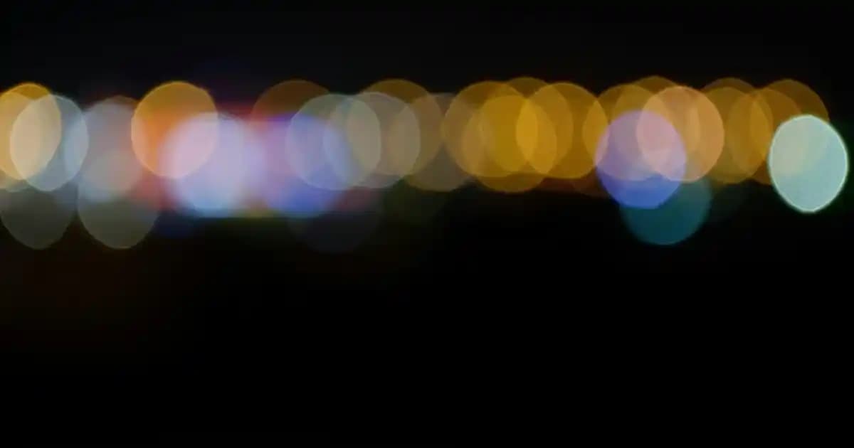 Sarı Küllü Platin Ombre: Modern ve Zarif Saç Rengi Trendinin İncelikleri