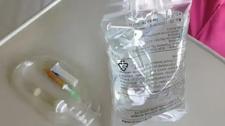 Serum Suyu Açıldıktan Sonra Kaç Gün Kullanılır? Raf Ömrü ve Saklama Koşulları