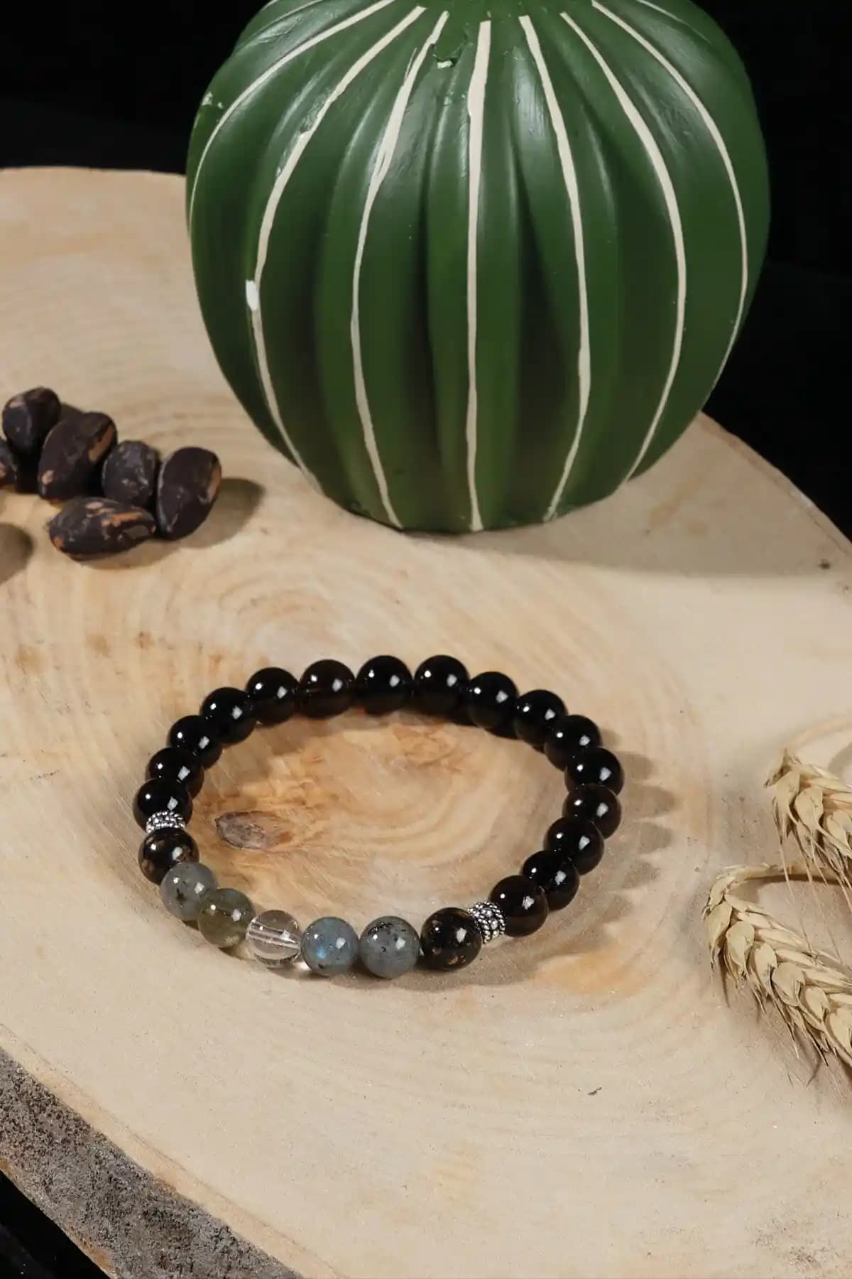 Silhouette Doğaltaş: Doğal Taşların Kozmetik ve Bakımda Estetik ve Sağlık Rolü