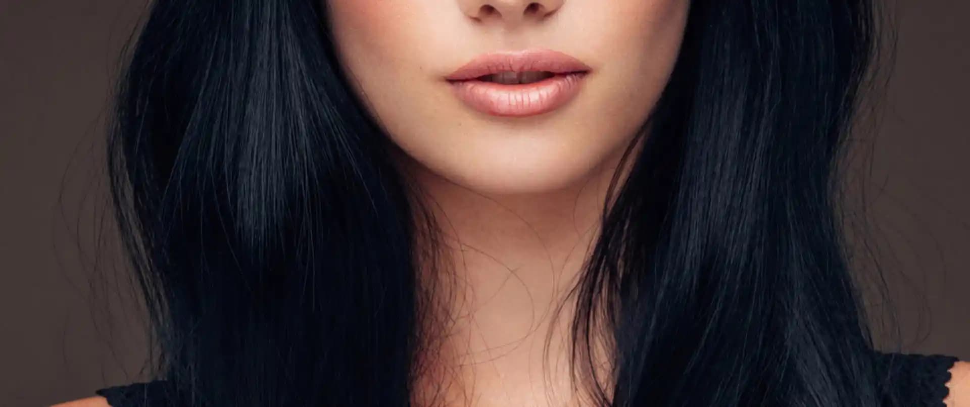 Siyah Saç Kimlere Yakışır? Cilt Tonu, Göz Rengi ve Saç Tipine Göre Rehber