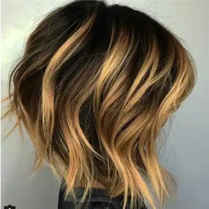 Siyah Saçta Bal Köpüğü Işıltı: Doğal ve Sıcak Tonlarda Modern Saç Renklendirme