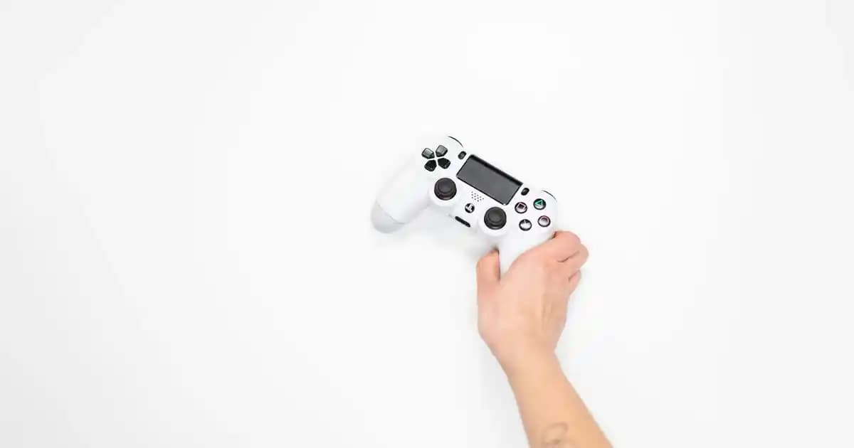 Softto Plus Siyah Saç Şampuanı: Siyah Saçlar İçin Güçlendirme ve Canlandırıcı Bakım