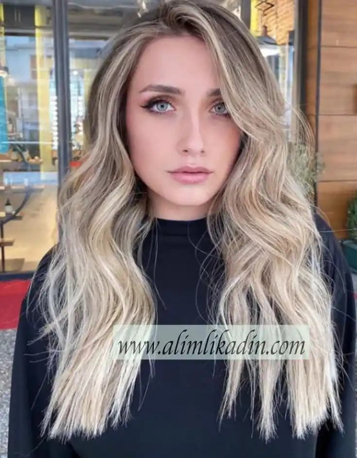 Soğuk Sarı Saçlar: Modern ve Zarif Stil İçin Kapsamlı Rehber