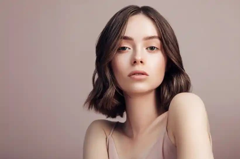 T Bölgesi Nedir? Cilt Bakımında Yağlanma ve Parlamaya Karşı Etkili Yöntemler