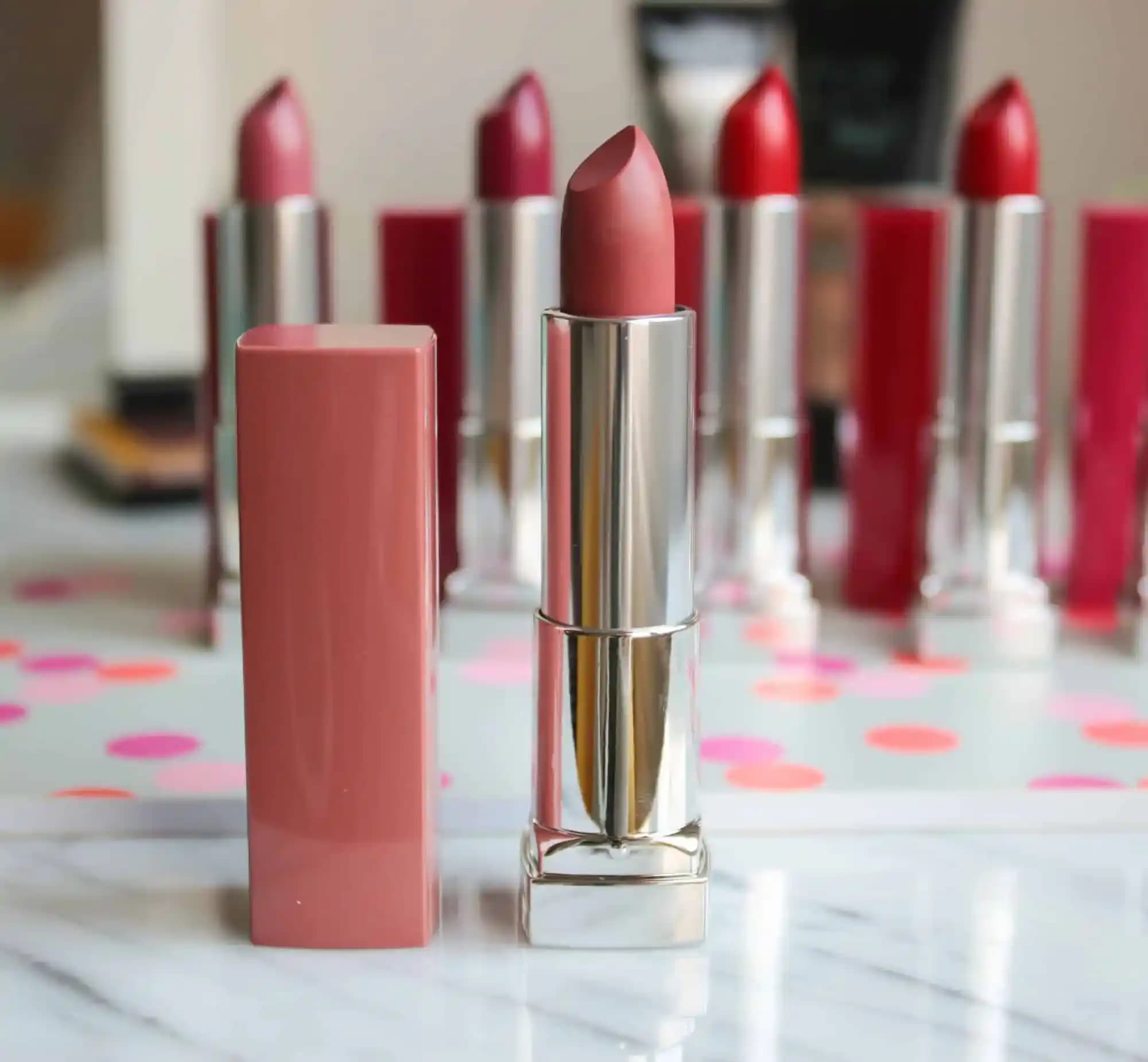 Ten ve Cilt Alt Tonunuza Uygun Ruj Tonları ve En İyi Seçimler Rehberi