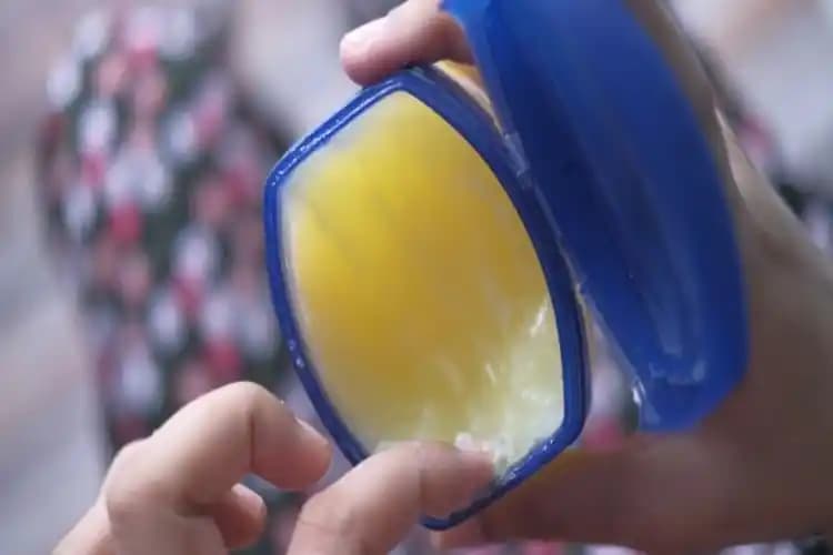 Vazelin ve Cinsel Güç: Bilimsel Gerçekler ve Doğru Kullanım Yöntemleri