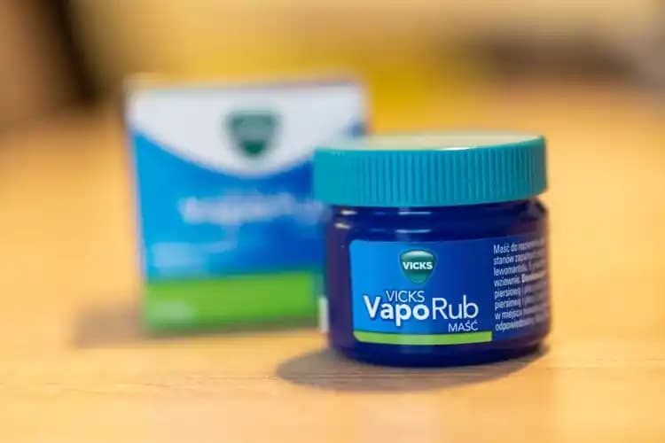 Vicks Son Kullanma Tarihi Geçerse Ne Olur? Etkinlik ve Güvenlik Açısından Önemli Bilgiler