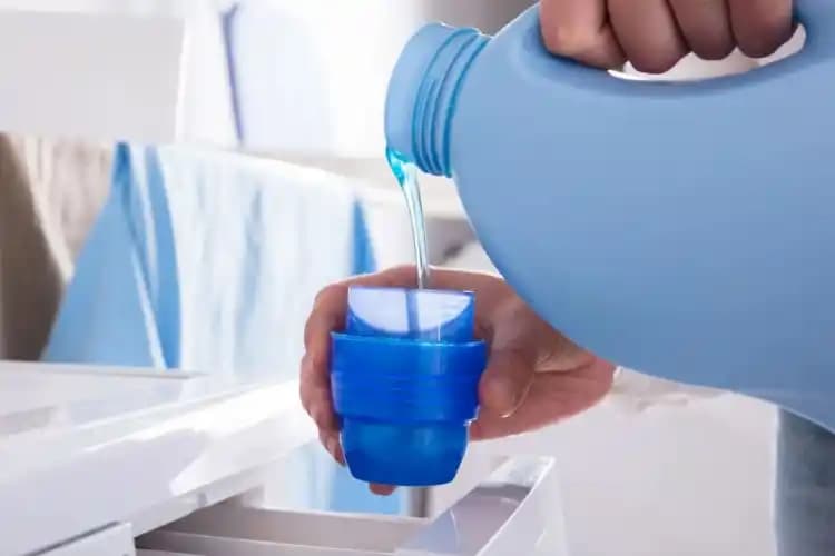 Yumuşatıcı Yerine Doğal ve Ekonomik Alternatifler: Çamaşır Bakımında Etkili Çözümler