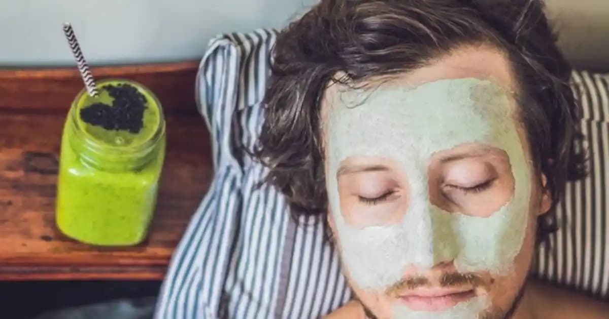 Yüzdeki Yağlanmanın Nedenleri ve Etkili Çözümlerle Sağlıklı Cilt Bakımı