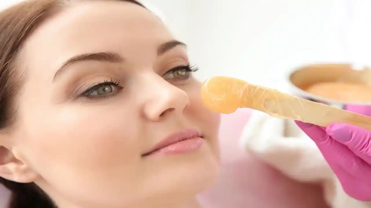 Yüze Ağda Yapmanın Zararları ve Cilt Sağlığını Korumak İçin Öneriler