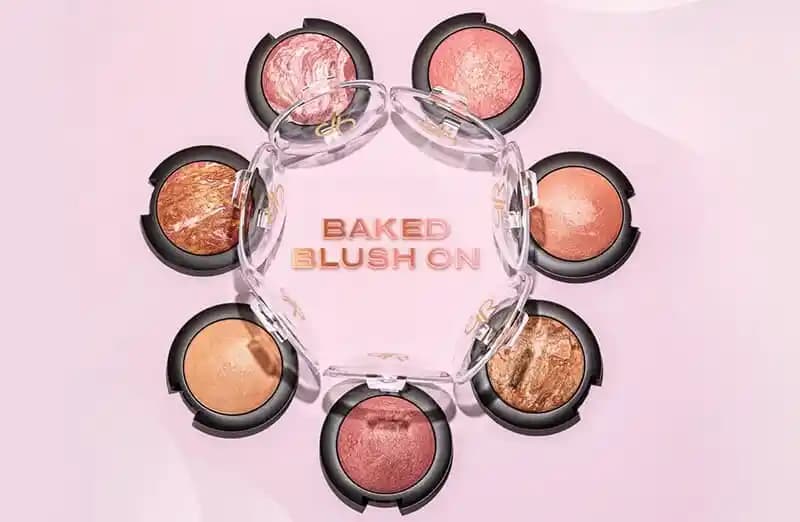 Doğal ve Işıltılı Allık Seçimi İçin Krem Formüller ve Uygulama Teknikleri