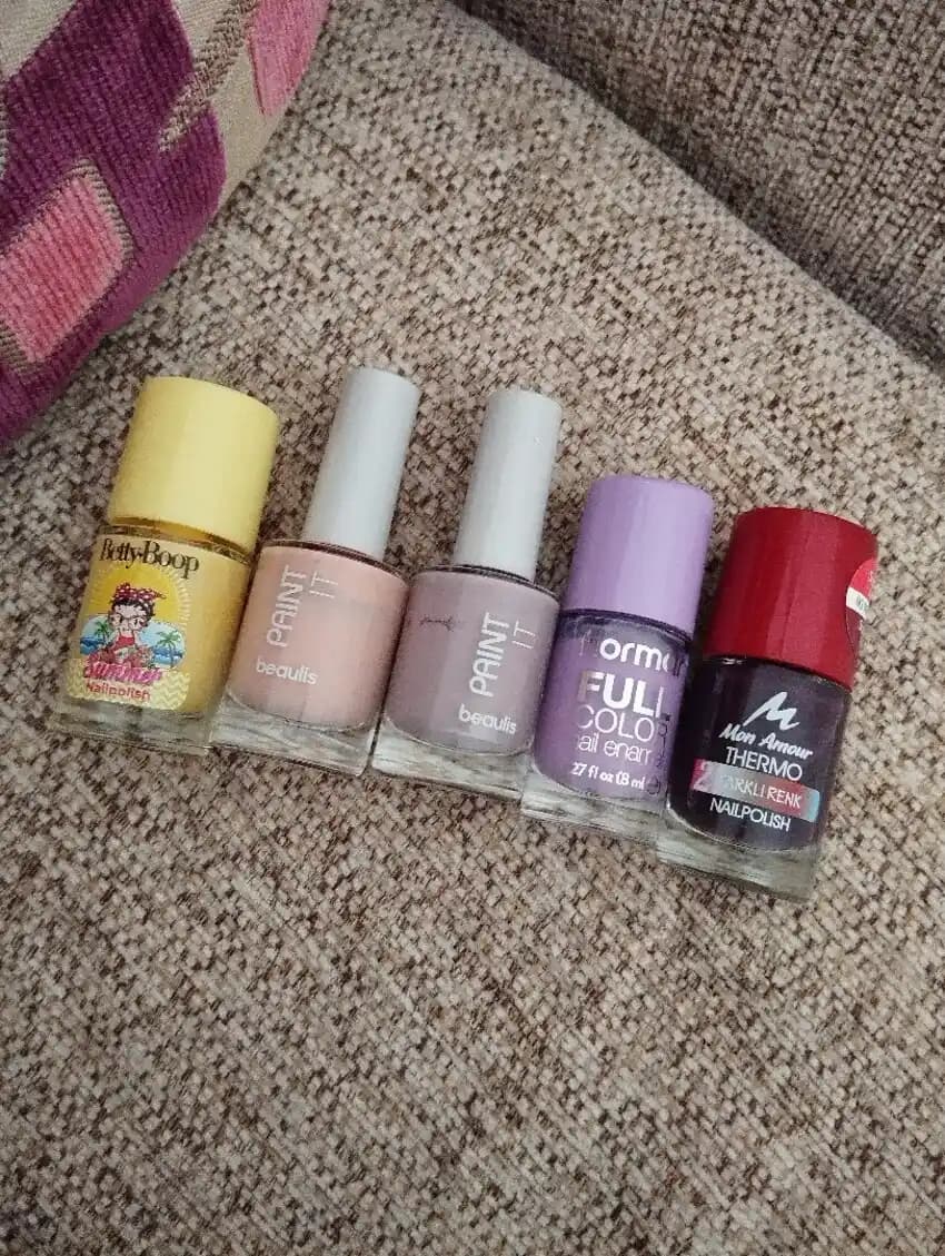 Düzenli Oje Kullanıcılarının Tercih Ettiği Renkler, Tonlar ve Markalar