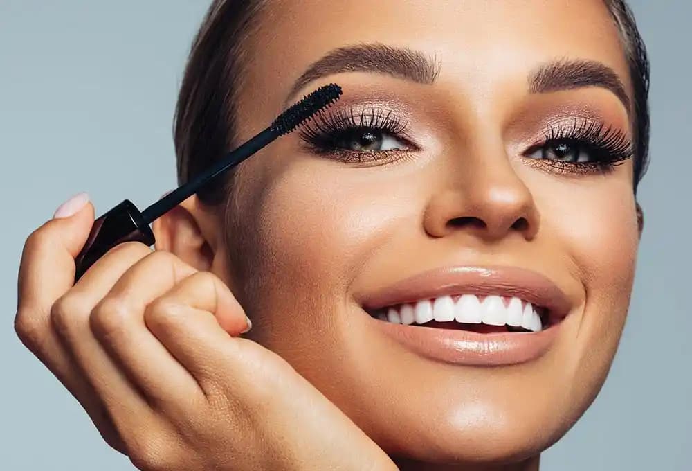 Kolay Temizlenen Maskaralar: Tubing ve Non-Waterproof Seçenekler ile Kirpik Bakımı