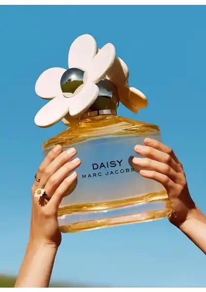 Marc Jacobs Daisy ve Prada Paradoxe İntense Parfümleri Karşılaştırması