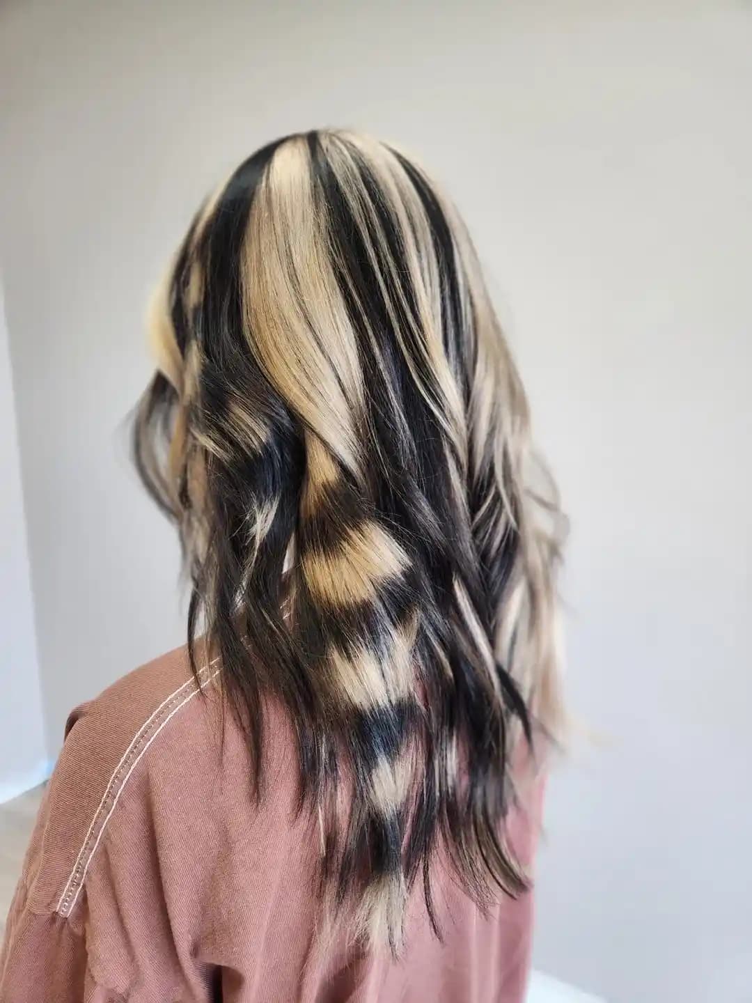 Renkli Saçları Doğal Rengine Geri Döndürme ve Sağlıklı Uzatma Yöntemleri