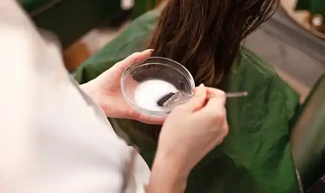 Saç Boyamanın Saç Sağlığına Etkileri ve Doğal Siyah Saçlarda Riskler