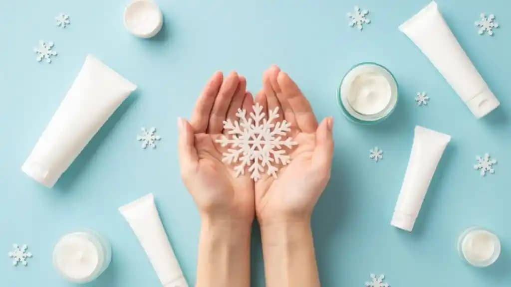 Soğuk Havalarda Dudak Nemlendirme: Parlaklık ve Renk Katmadan Etkili Yöntemler