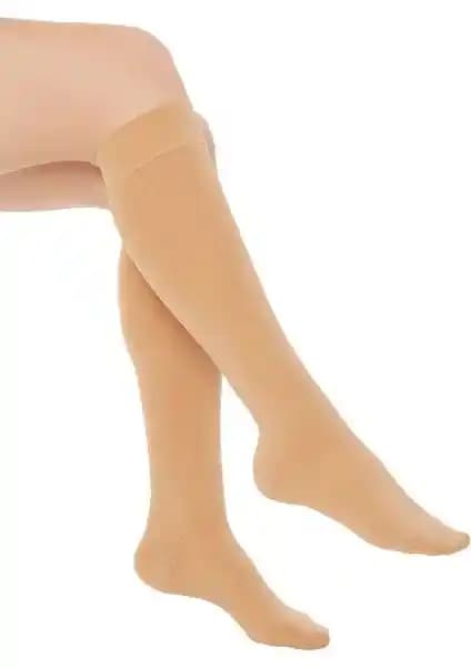 Varis Tedavisinde Dukavas ve Wibtex Diz Altı Çoraplarının Karşılaştırması