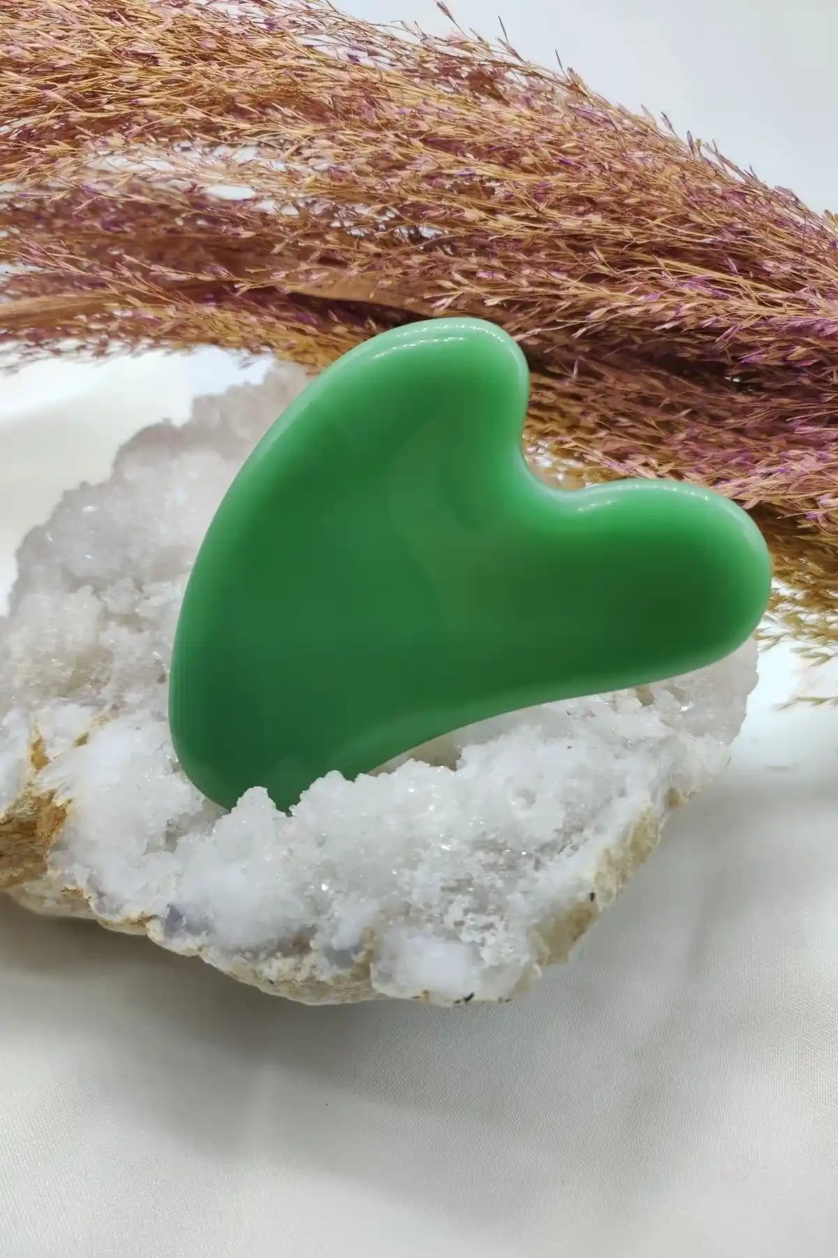 Aventurin Gua Sha Masaj Aleti: Doğal Malzeme ve Çok Yönlü Cilt Bakımı Aracı