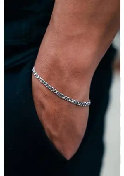 Çelik Bileklik Karşılaştırması: Zarif Zincir ve Yılan Motifli Modeller