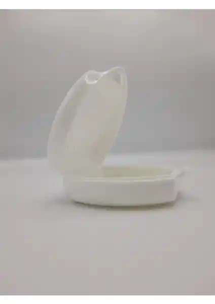 Diş Protezi Saklama Kabı Karşılaştırması: Barış Dental ve Polywax Ürünlerinin Özellikleri