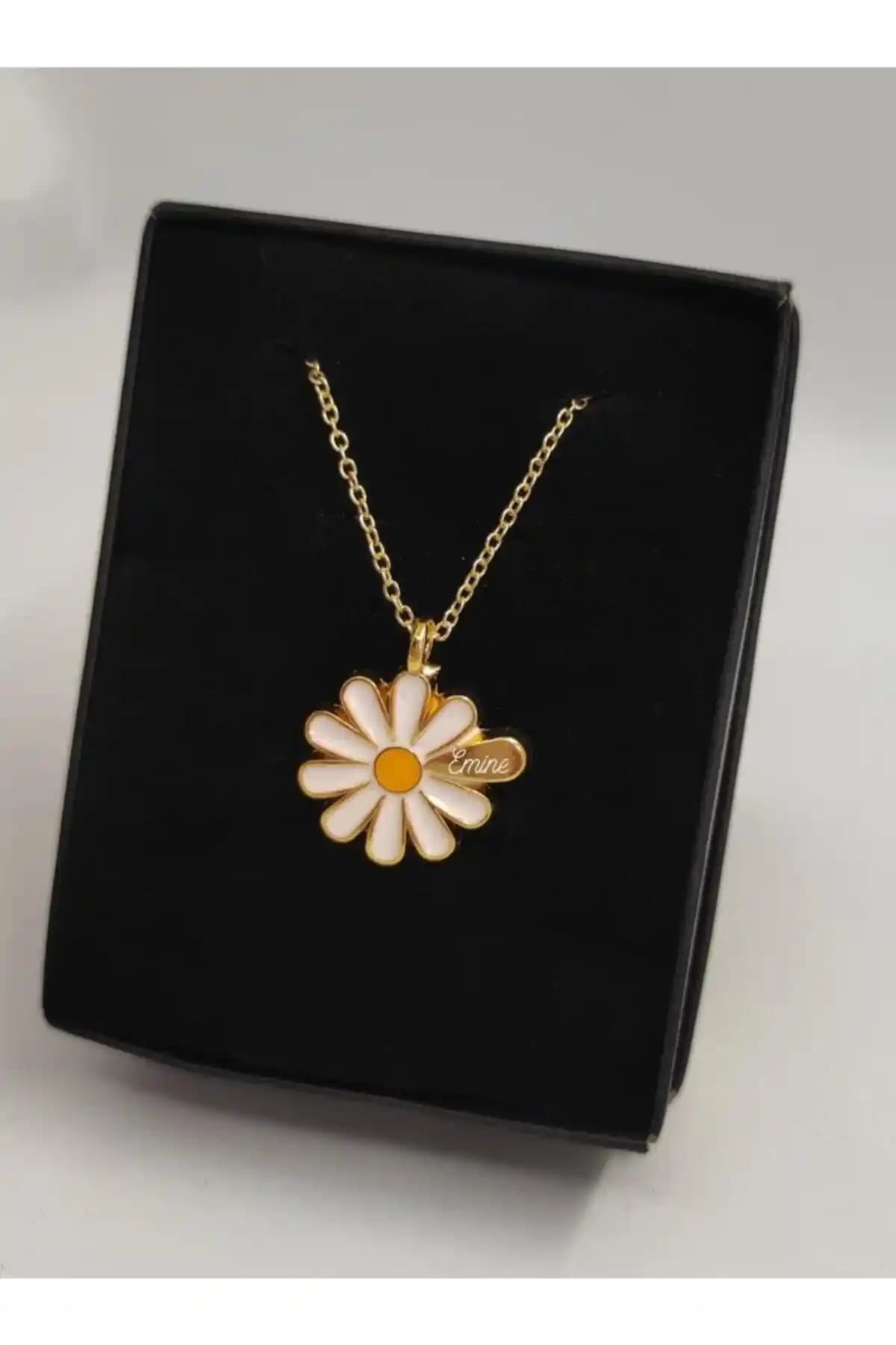 Kişiye Özel Papatya Kolye: Zarif ve Anlamlı Takı Seçenekleri