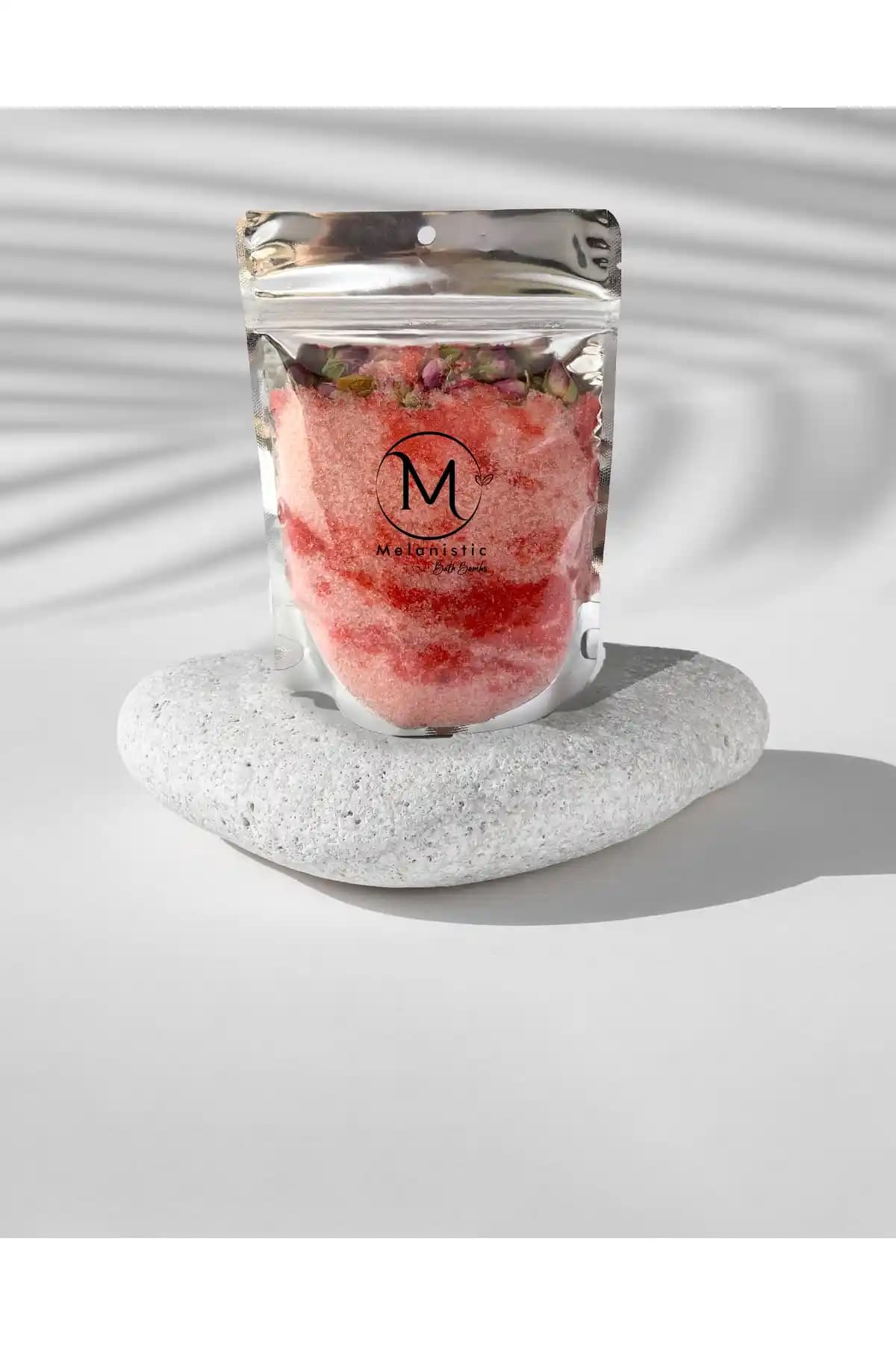 Melanistic Banyo Tuzu: Estetik ve Rahatlatıcı Aromaterapi Deneyimi İçin Ideal Seçenek