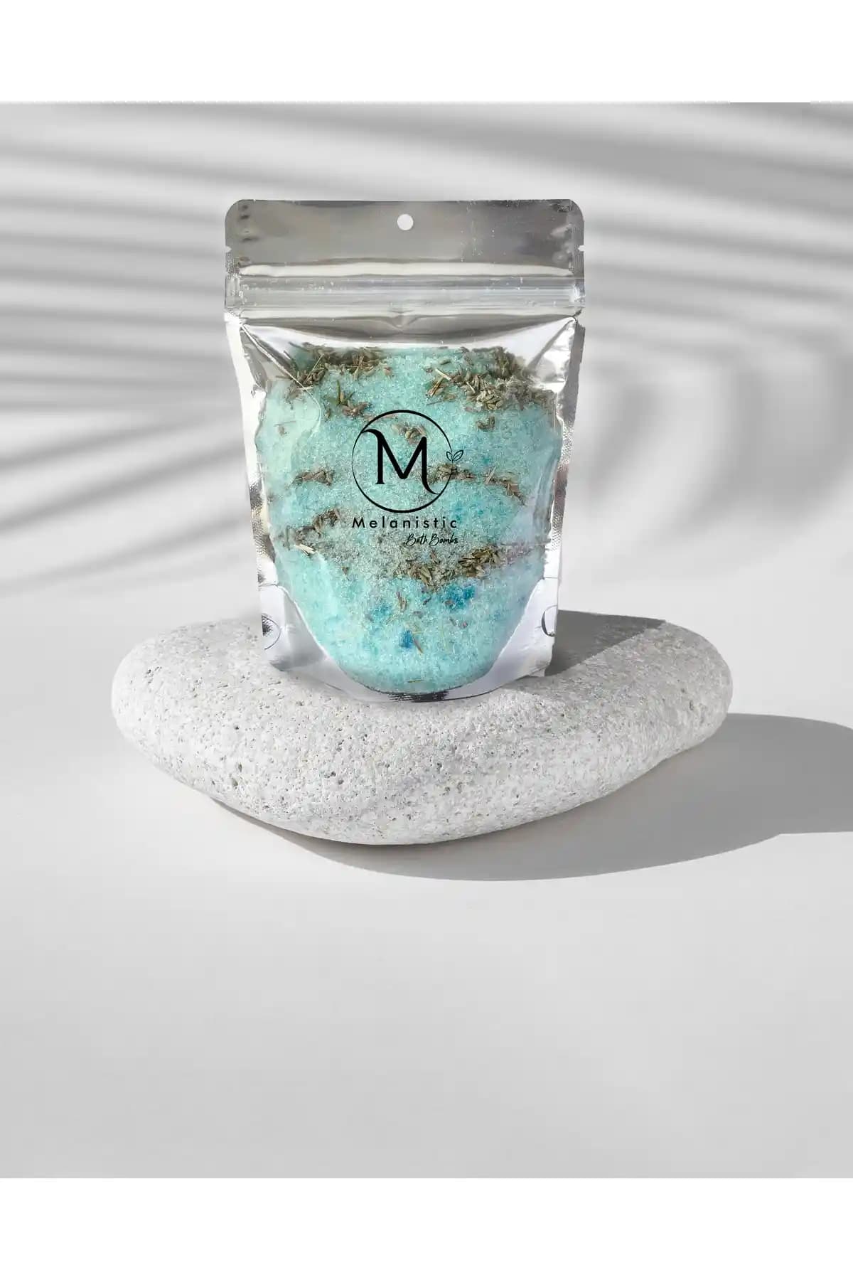 Melanistic Banyo Tuzu: Lavanta ve Mavi Renkli Epsom Tuzu ile Rahatlatıcı Deneyim