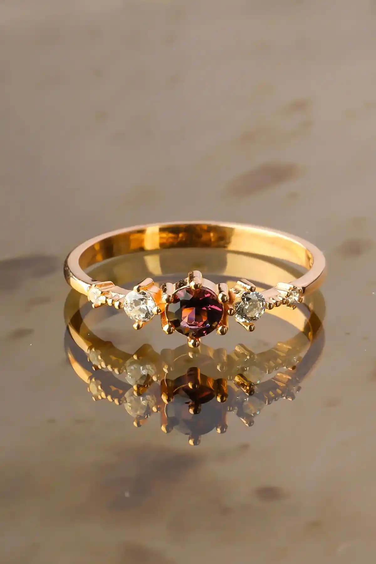 925 Ayar Gümüş Ametist Taş Model Yüzük - Zarif ve Şık Takı Tasarımı