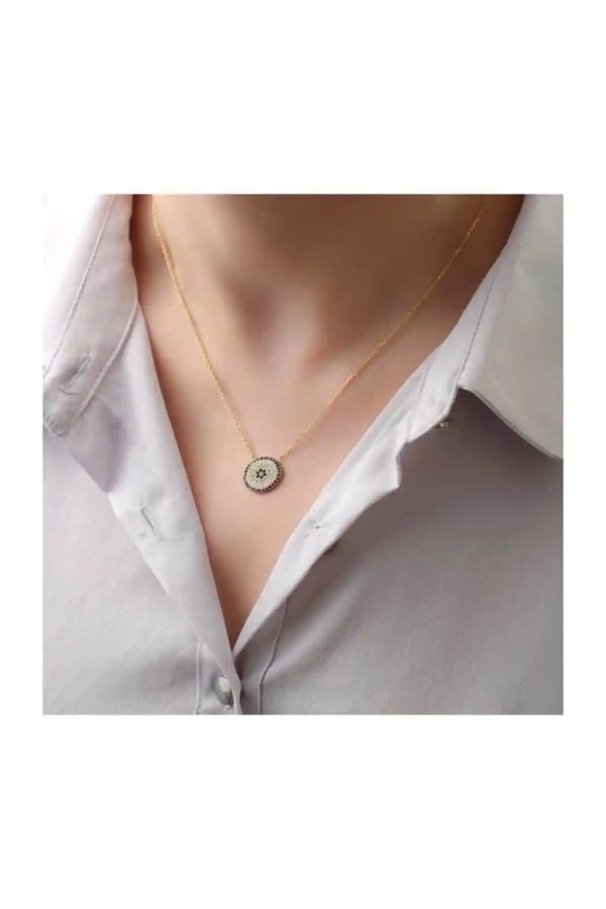 925 Ayar Gümüş Nazar Boncuklu Taşlı Kolye: Estetik ve Koruma Özelliğiyle Şık Takı Seçeneği