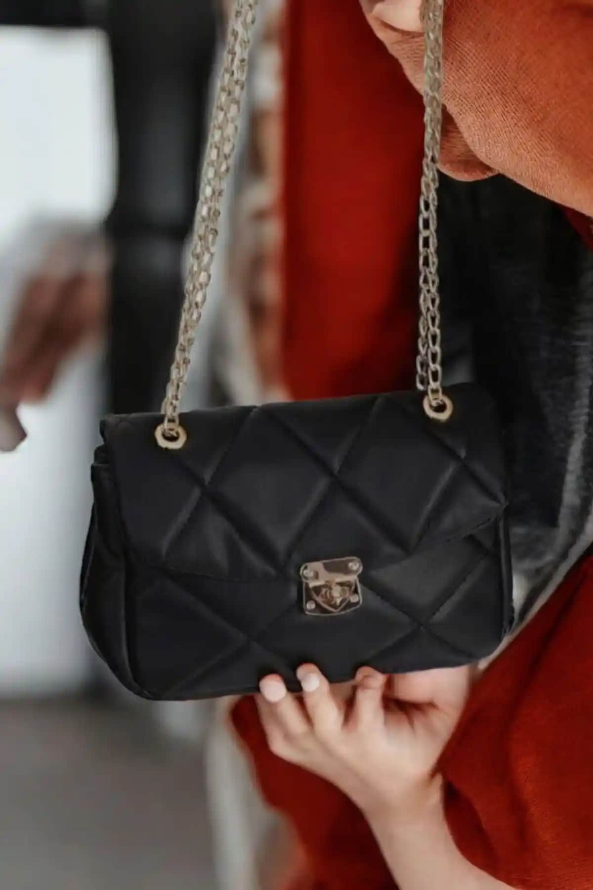 ACAR ÇANTA ve bee store Siyah Çanta Karşılaştırması Hangi Model Daha Uygun