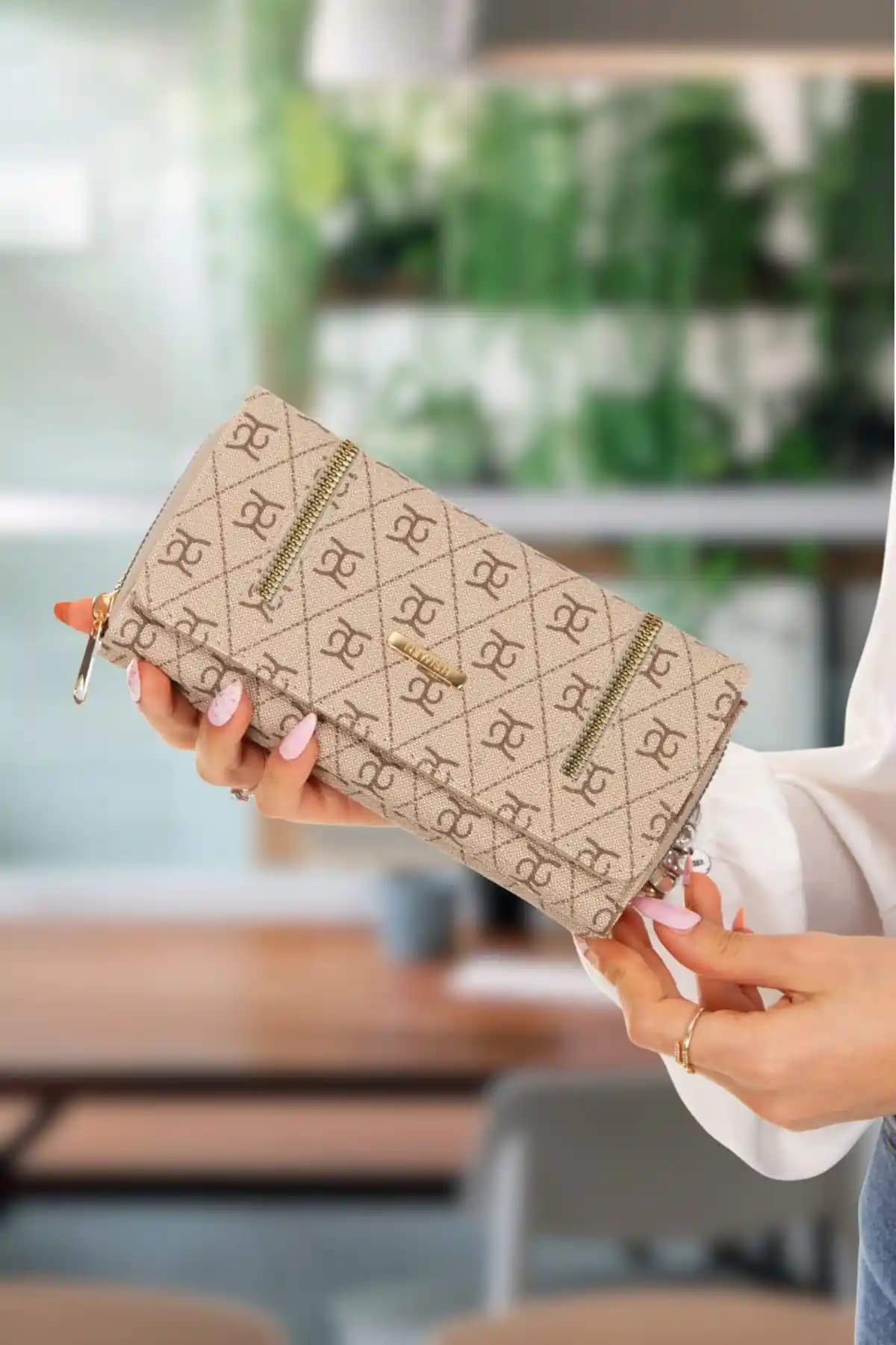 Adelina Bags Kadın Desenli Kağıt Para ve Kartlık Bölmeli Şık ve Dayanıklı Cüzdan