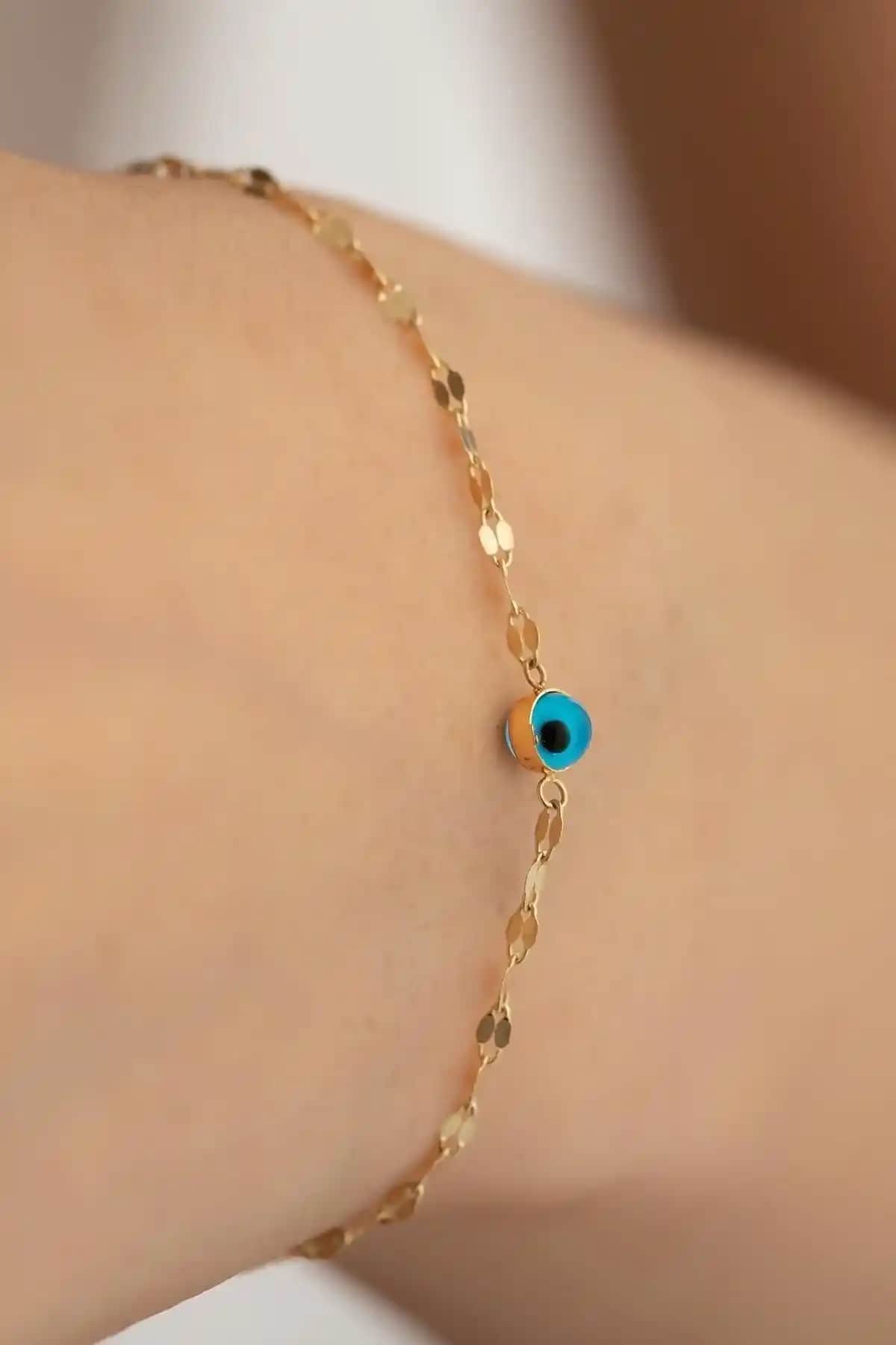 Altın Bileklik Karşılaştırması: Minimalist ve Zarif Tasarımların Detayları