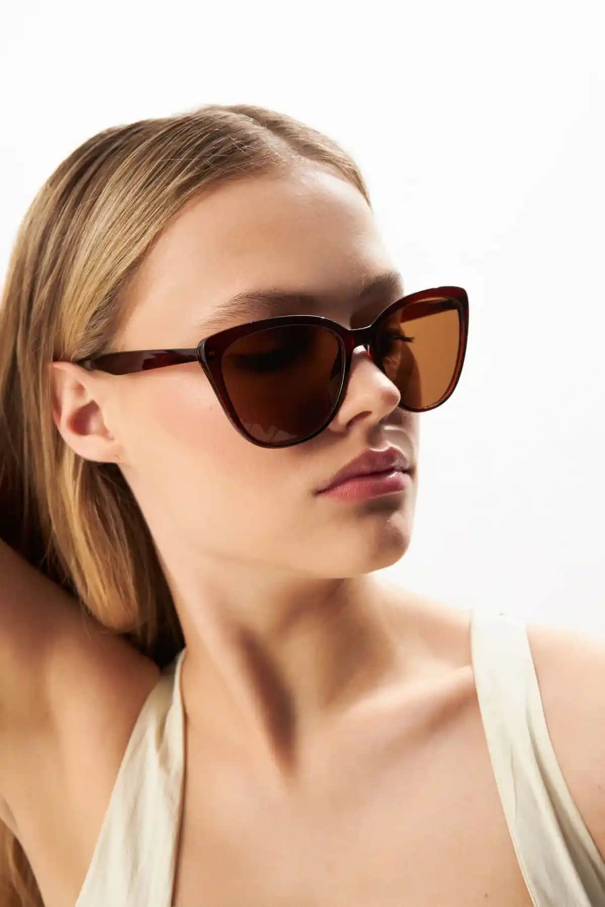 Aqua Di Polo 1987 Kahverengi Kadın Güneş Gözlüğü ile Şıklık ve Güneş Koruması