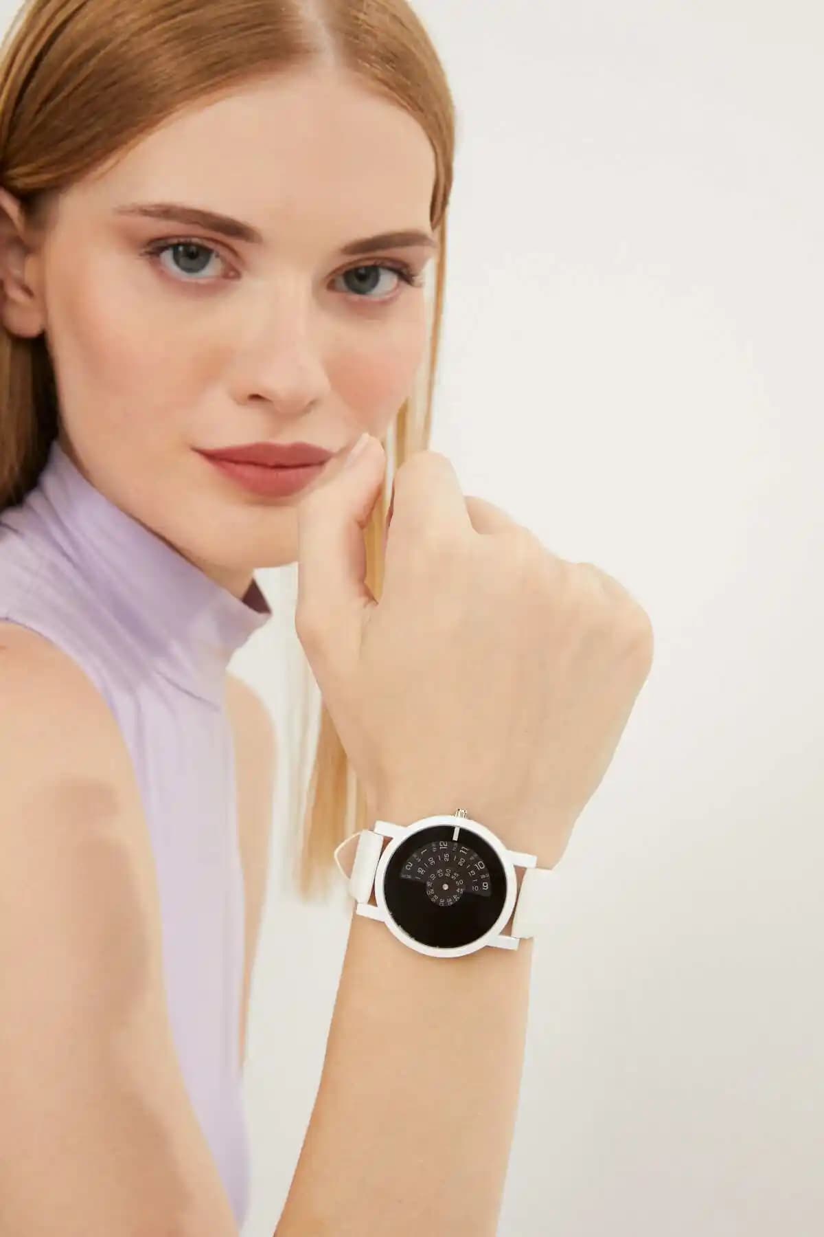 Aqua Di Polo 1987 Unisex Kol Saati: Şıklık ve Dayanıklılığın Modern Buluşması