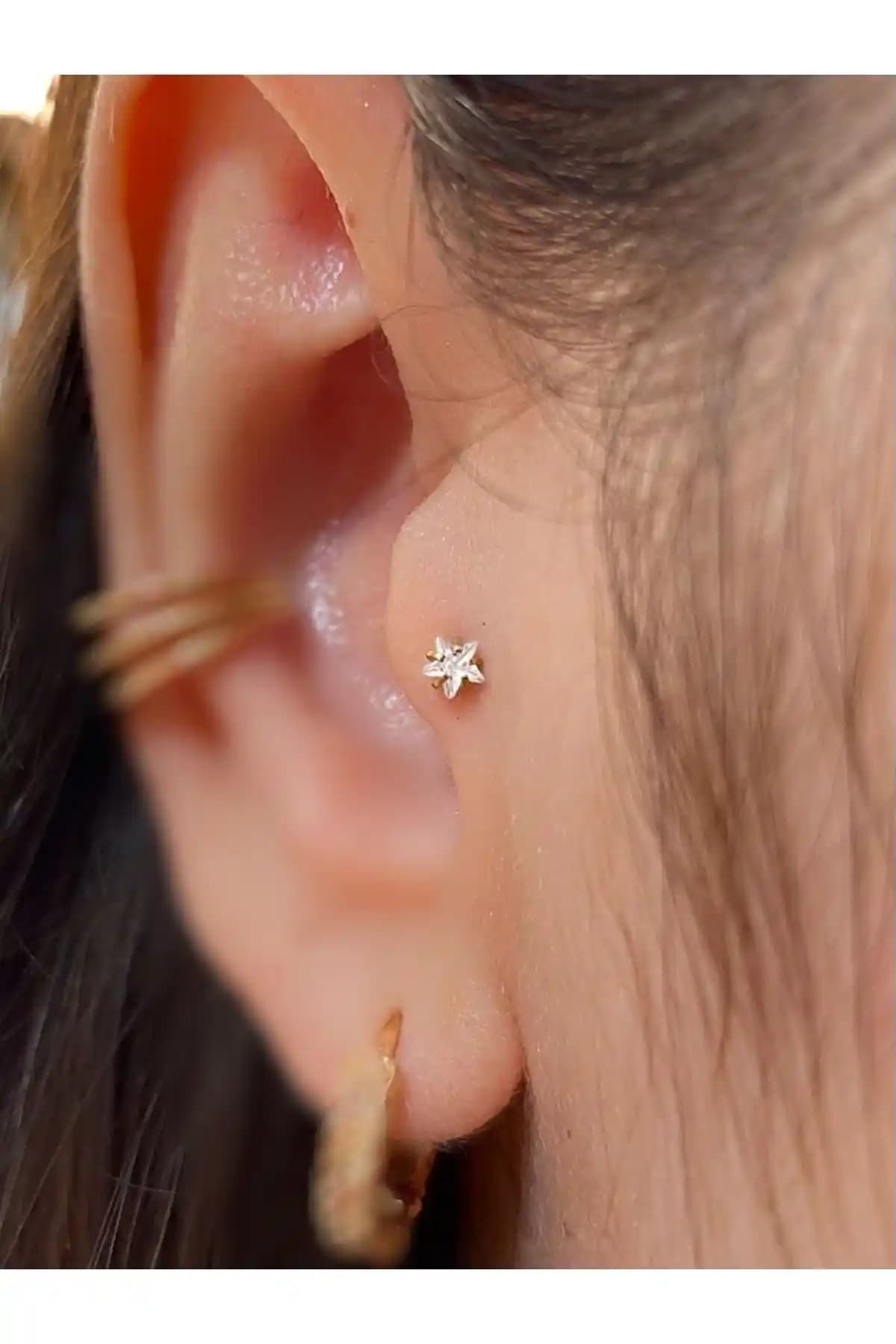 Arescollection Cerrahi Çelik Gold Renk Tek Taş Yıl<dı>z Tragus Piercing Özellikleri ve Kullanıcı Yorumları
