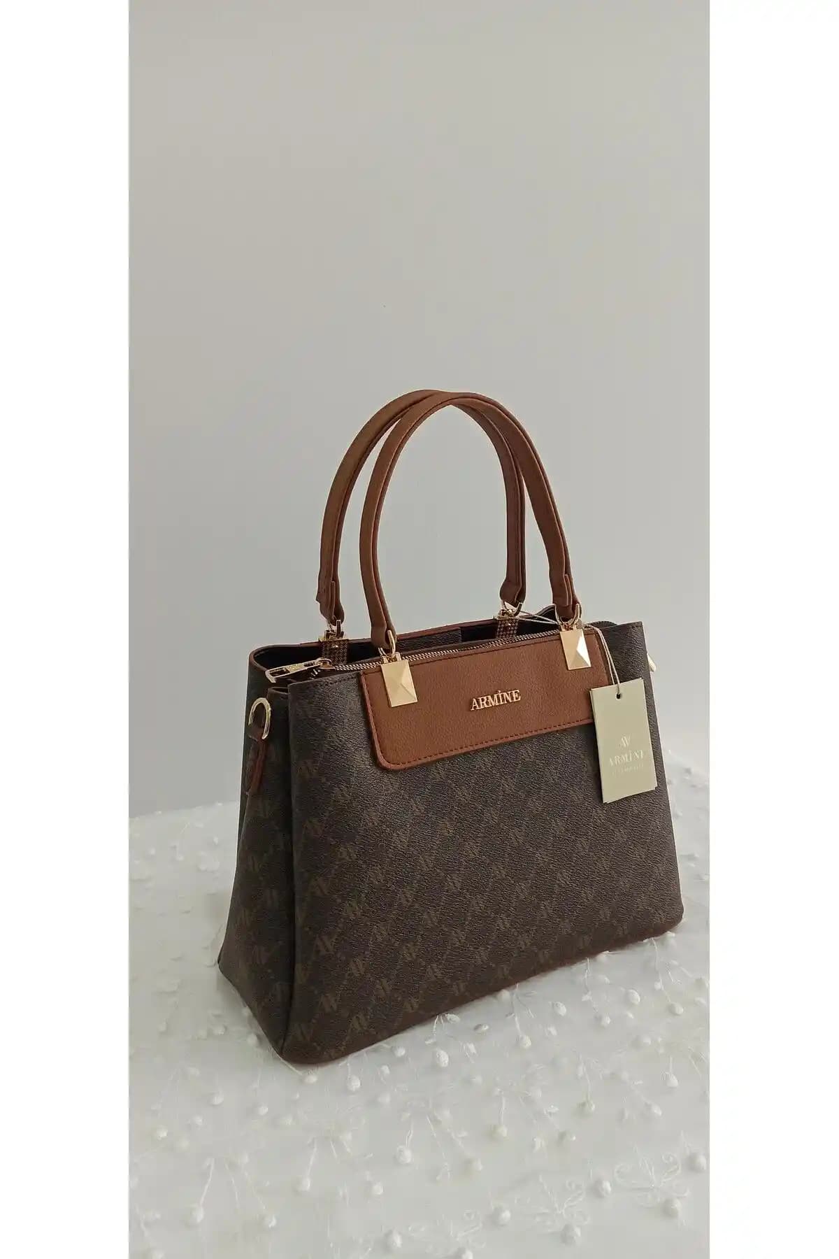 Armine Kahve Noktalı 206 Çanta: Günlük Şıklık ve Fonksiyonellik Bir Arada