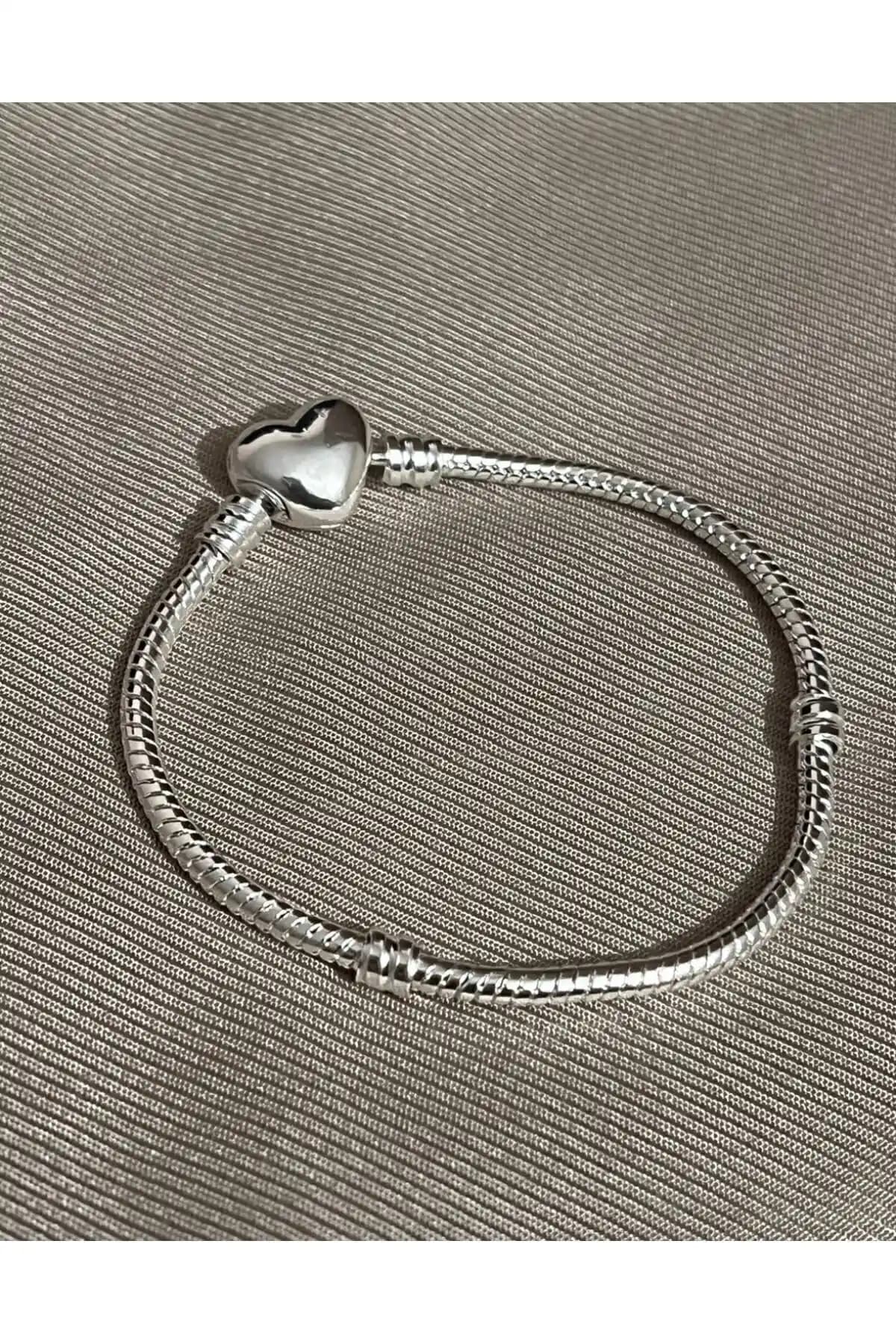 Asaf Kalp Klips Charm Takılabilir Bileklik: Modern ve Dayanıklı Şık Aksesuar