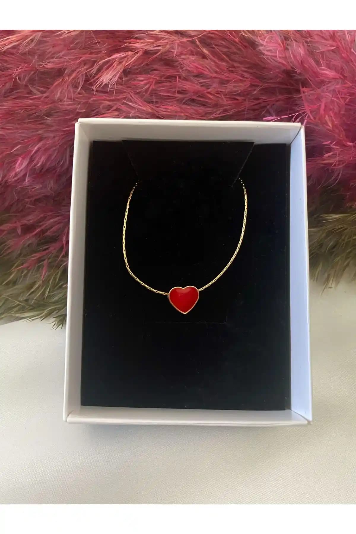 Asia by Leuvoié Kırmızı Mineli Kolye ve Kalp Bileklik Seti Karşılaştırması