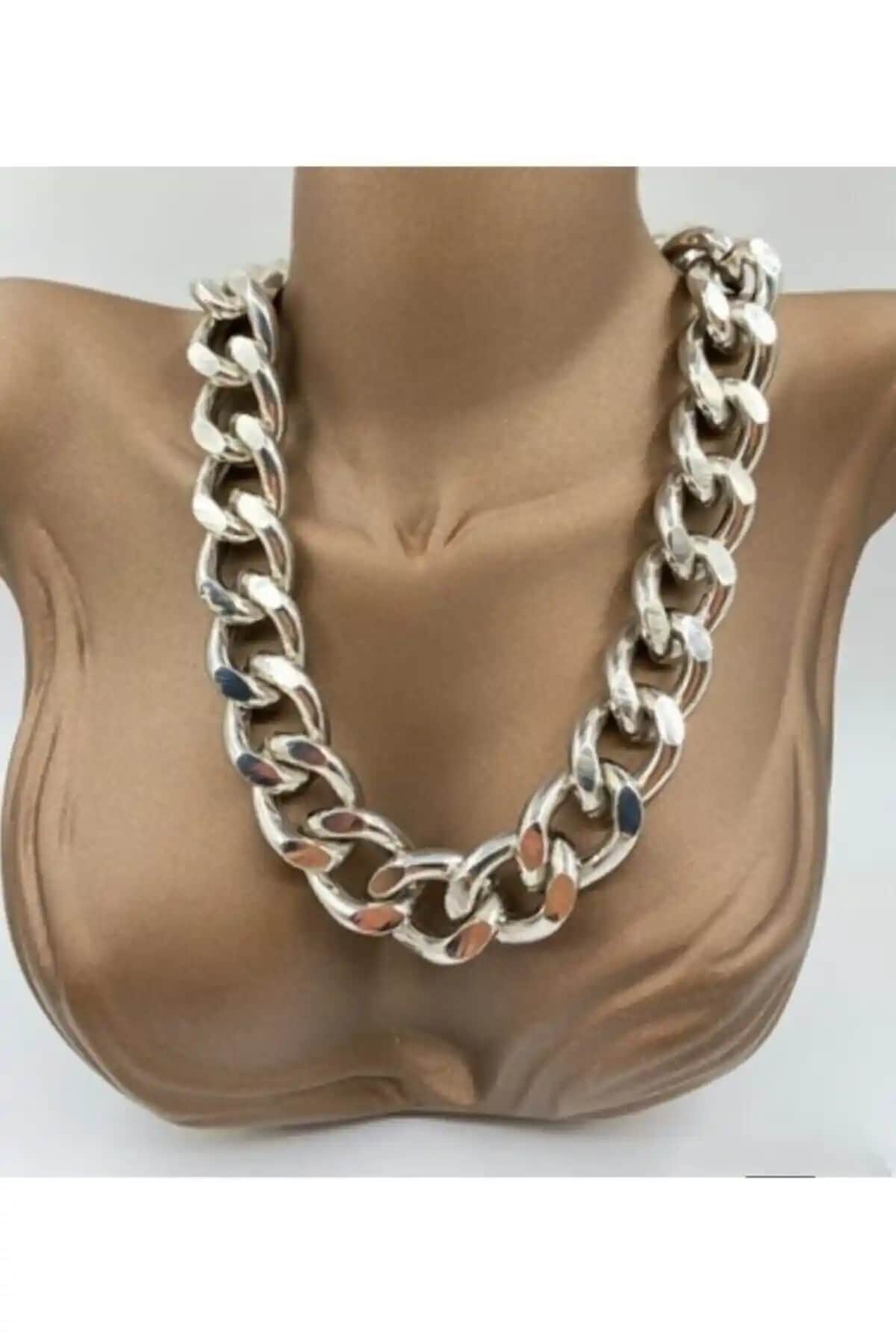 Asia Chic Kalın Zincir Kolye: Modern ve Dayanıklı Şık Takı Seçenekleri