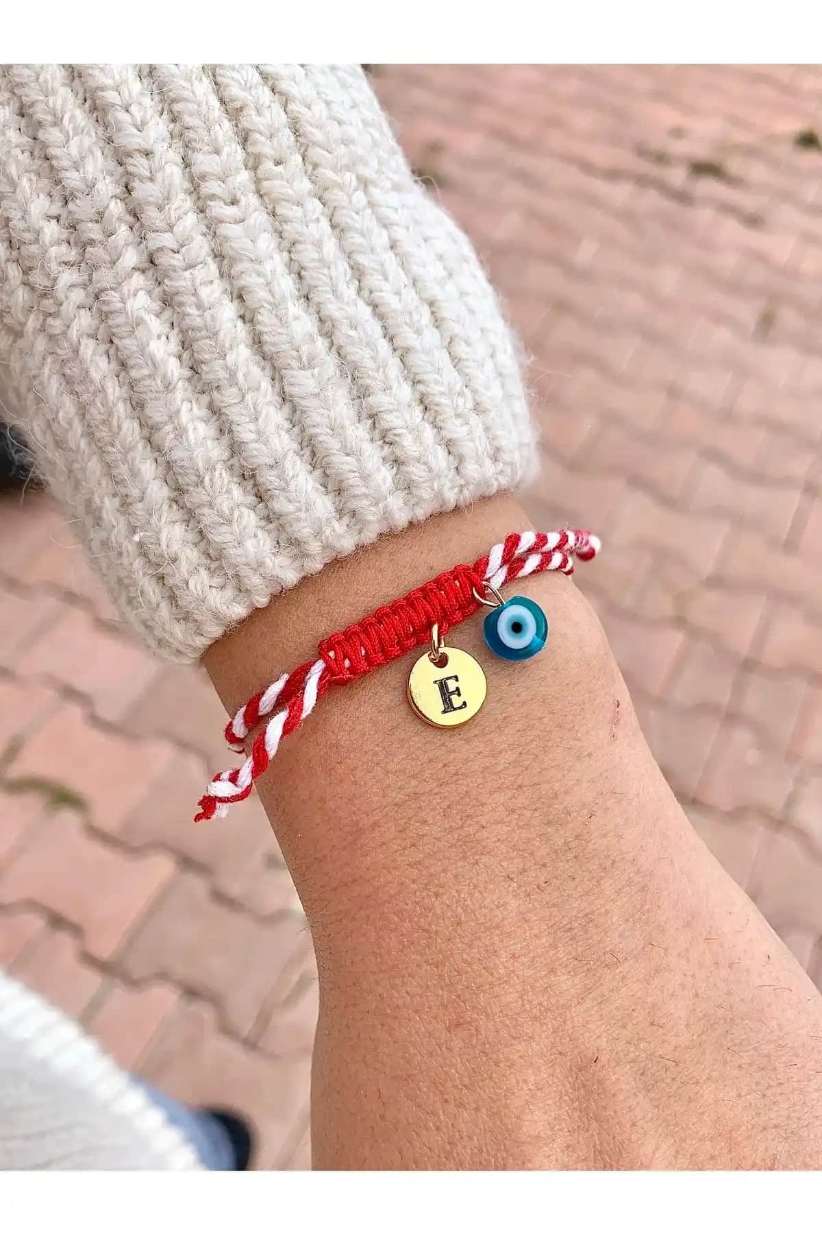 Atelier Çağla ve Misto Aksesuar Marteniçka Bileklikleri Karşılaştırması