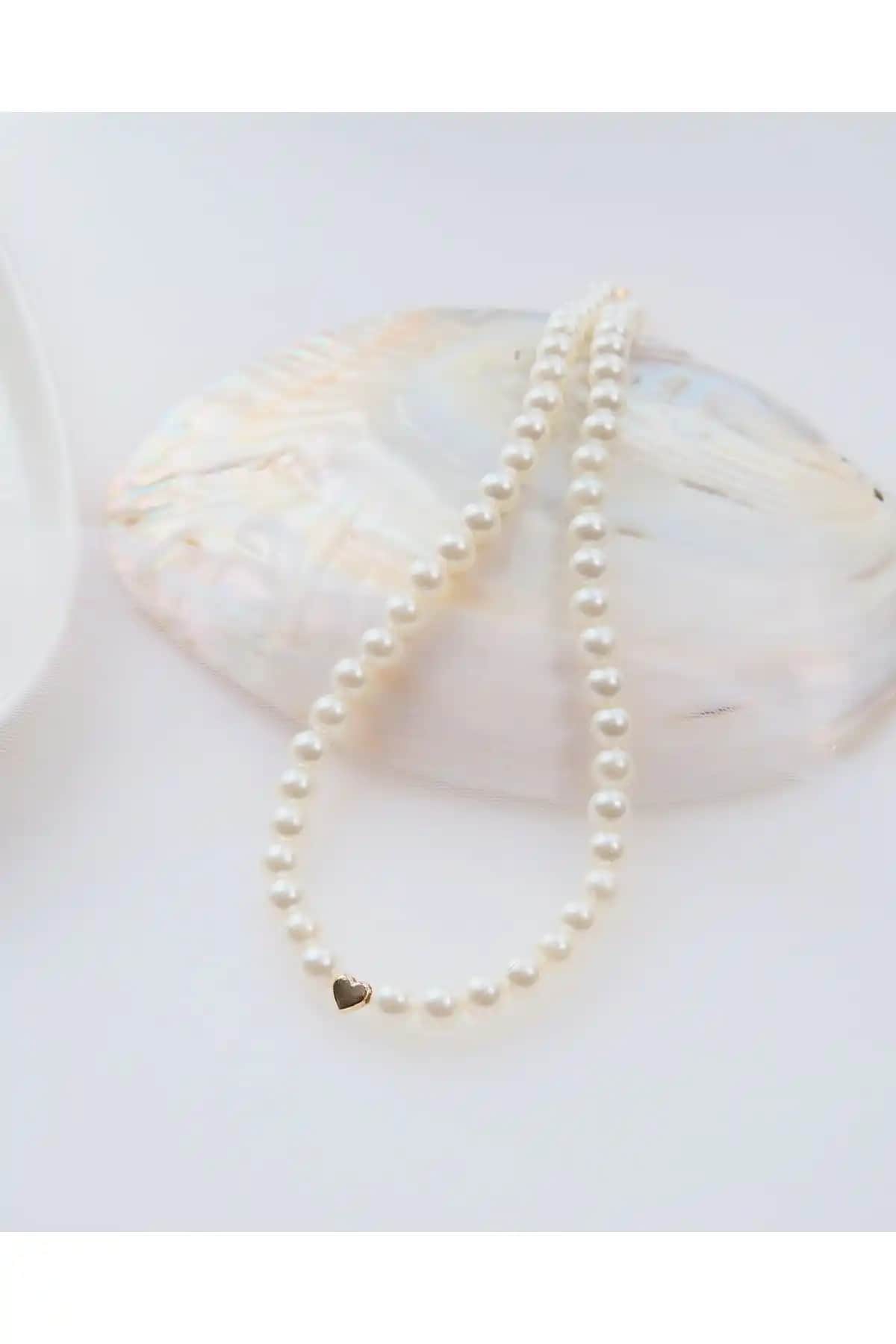 AURRARİ Mini Kalpli Kolye: Zarif ve Anlamlı Altın Kaplama Takı Seçenekleri