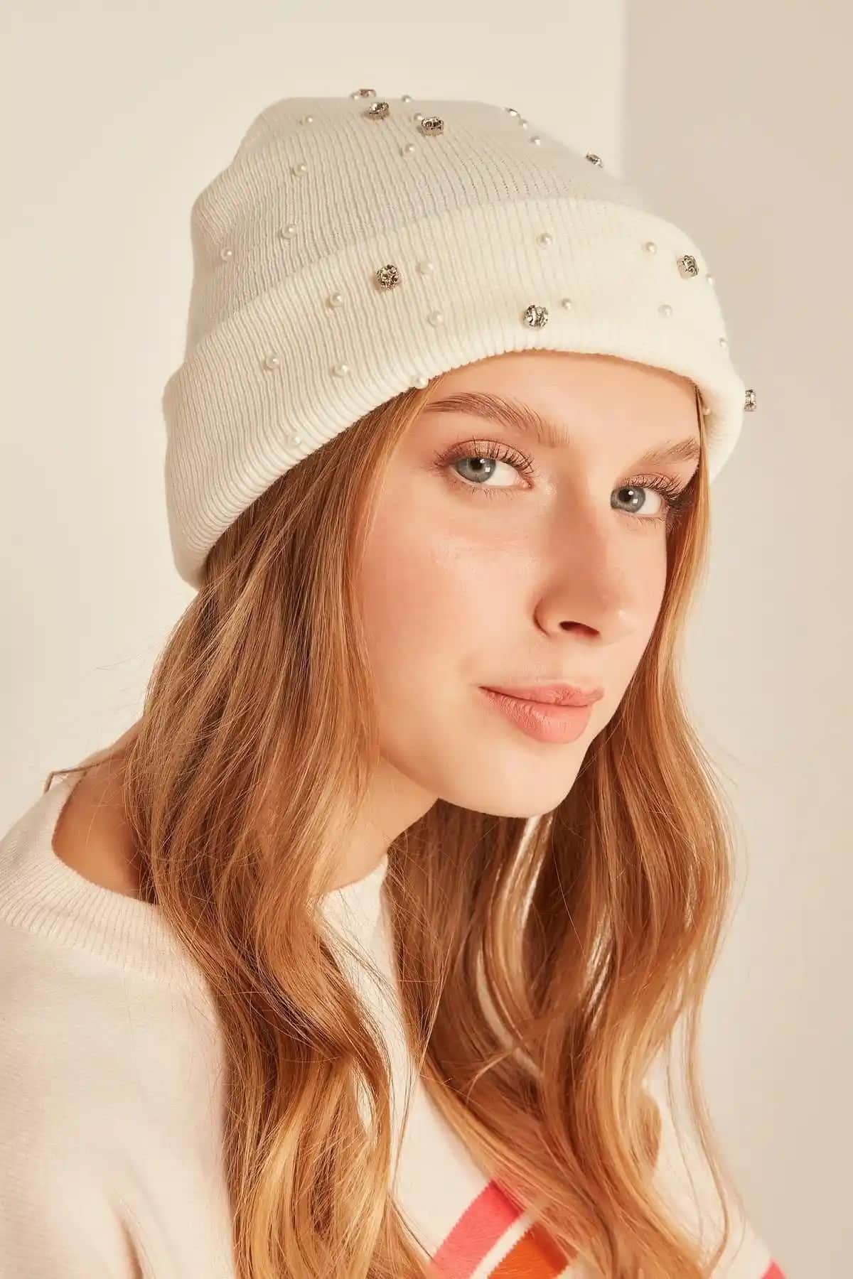 Axesoire ve Ritagarcia Kadın Bere Karşılaştırması: Sıcak ve Şık Kış Aksesuarları