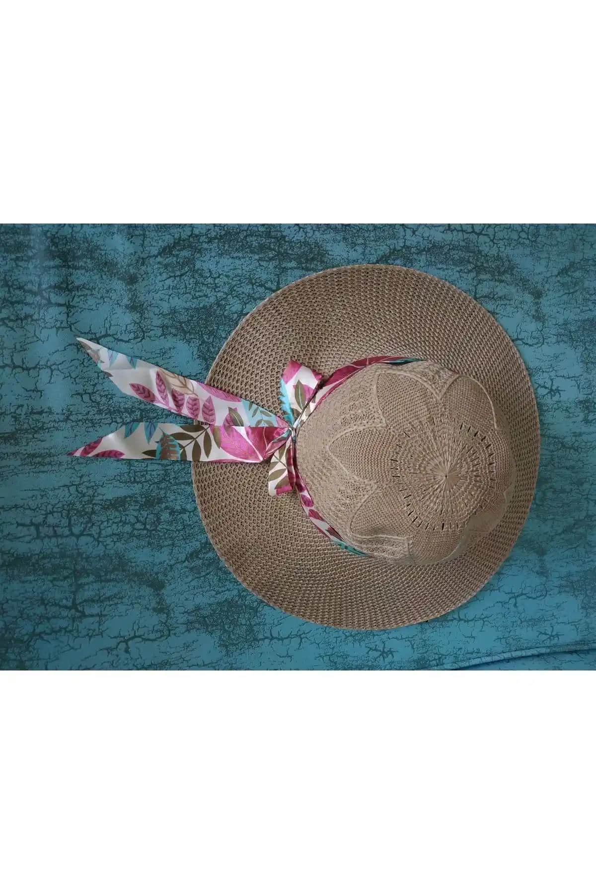 AYS Plaj Bej Şapka ve laviyonsa Fularlı Kloş Hasır Şapka Karşılaştırması: Yaz Ayları İçin Uygun Seçenekler