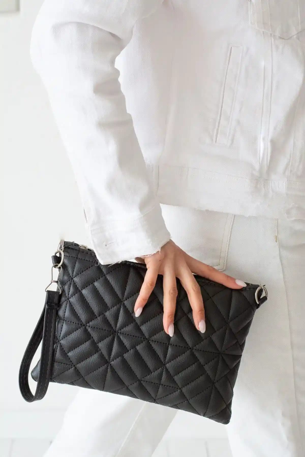 Bagfoni Siyah Clutch Karşılaştırması: Geometrik Desenli ve Metal Aksesuarlı Modeller