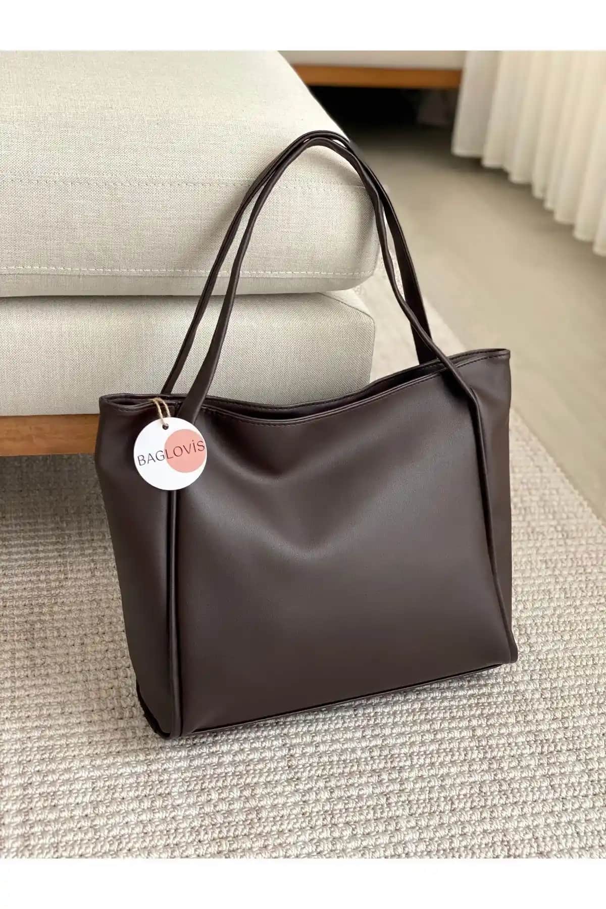 BAGLOVİS Büyük Boy Yumuşak Derili Kadın Çantası Günlük ve Şık Kullanım İçin Uygun