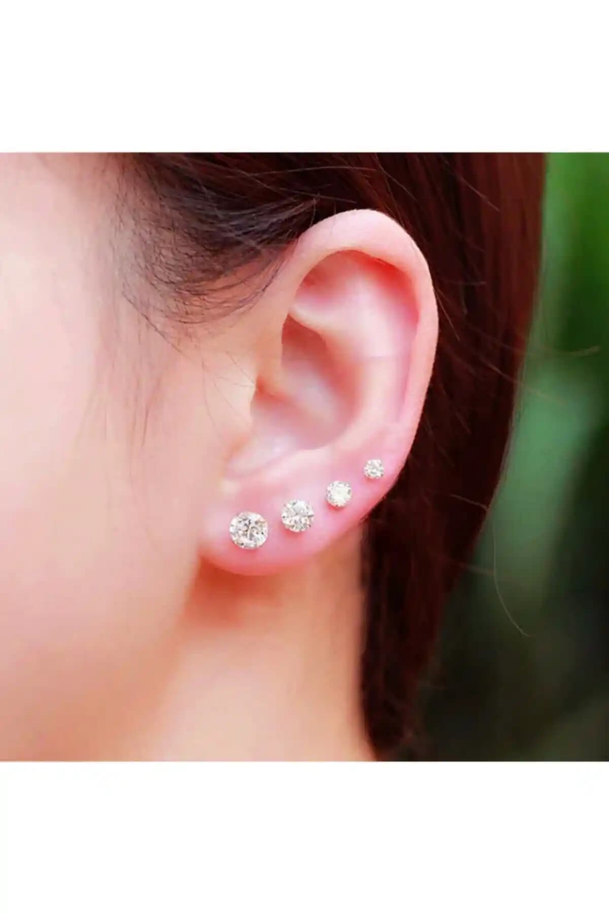 Berchine Kadın 4 Çift Boy 925 Ayar Gümüş Tek Taş Küpe, Zarif ve Dayanıklı Takı Seçeneği